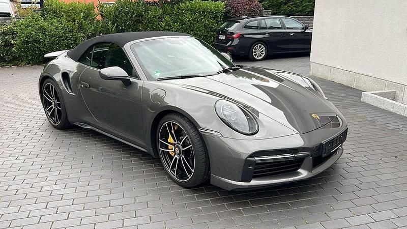 Grau Gebraucht 2022 Porsche 911 Turbo S Cabriolet Cabrio | 225.000 € - Bild 1/4