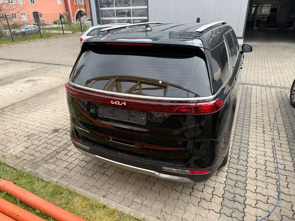 Gebraucht Kia Carnival 203 PS (149 kW) 2022 Schwarz Van / Kleinbus