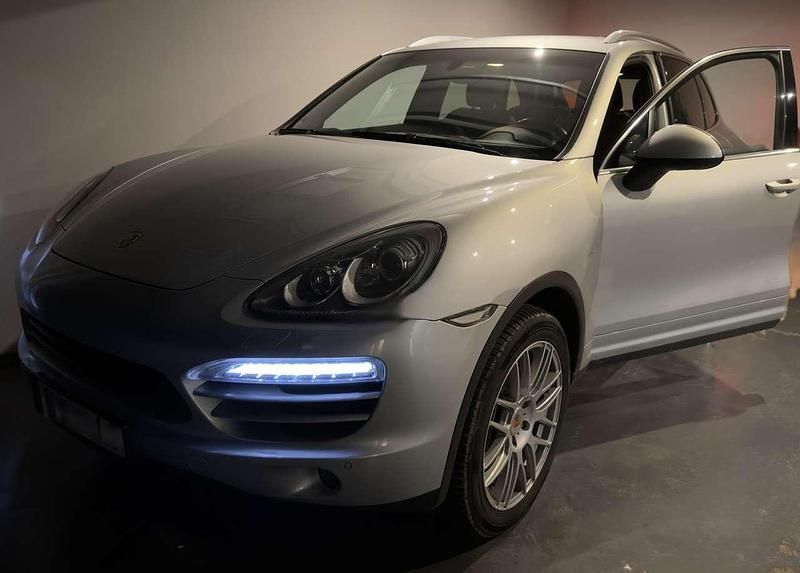 Gebraucht Porsche Cayenne 239 PS (175 kW) 2011 SUV