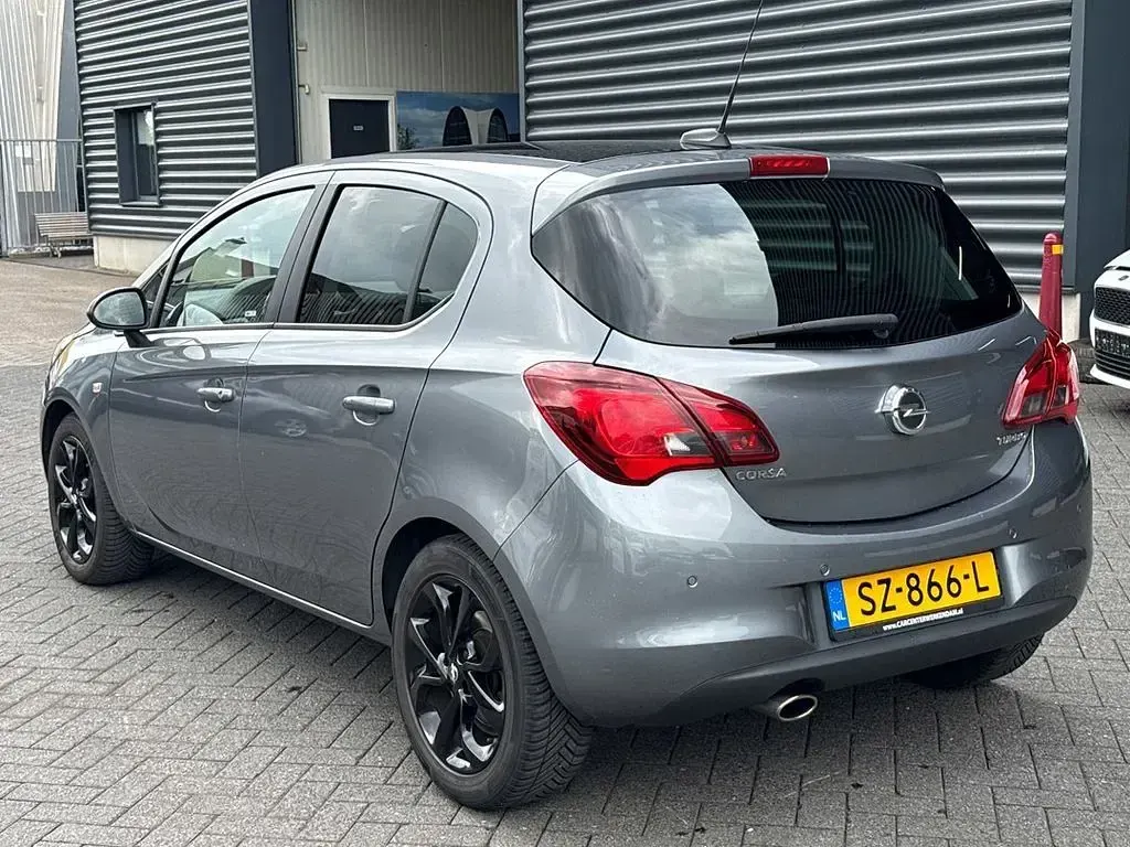 Używany Opel Corsa Design Edition 101 KM (74 kW) 2017 Szary Hatchback