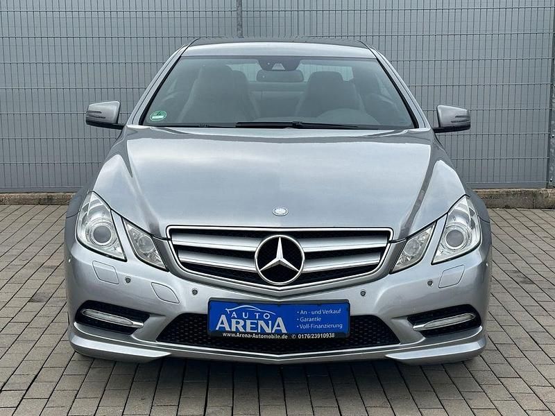 Gebraucht Mercedes E200 Sport 184 PS (135 kW) 2012 Silber Coupé