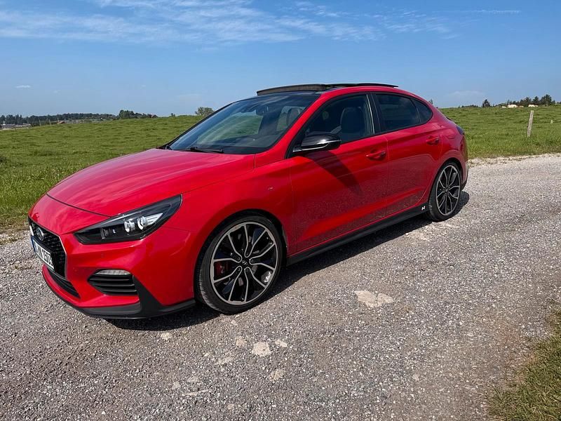 Rot Gebraucht 2020 Hyundai i30 N Performance Limousine | 16.500 € (Superpreis) - Bild 1/4