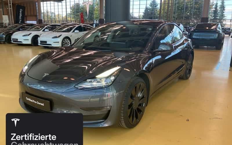 Midnight silver metallic Gebraucht 2021 Tesla Model 3 Performance Limousine | 32.600 € (Fairer Preis) - Bild 1/4