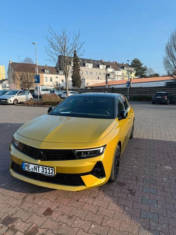 Gebraucht Opel Astra Ultimate 131 PS (96 kW) 2023 Gelb Limousine