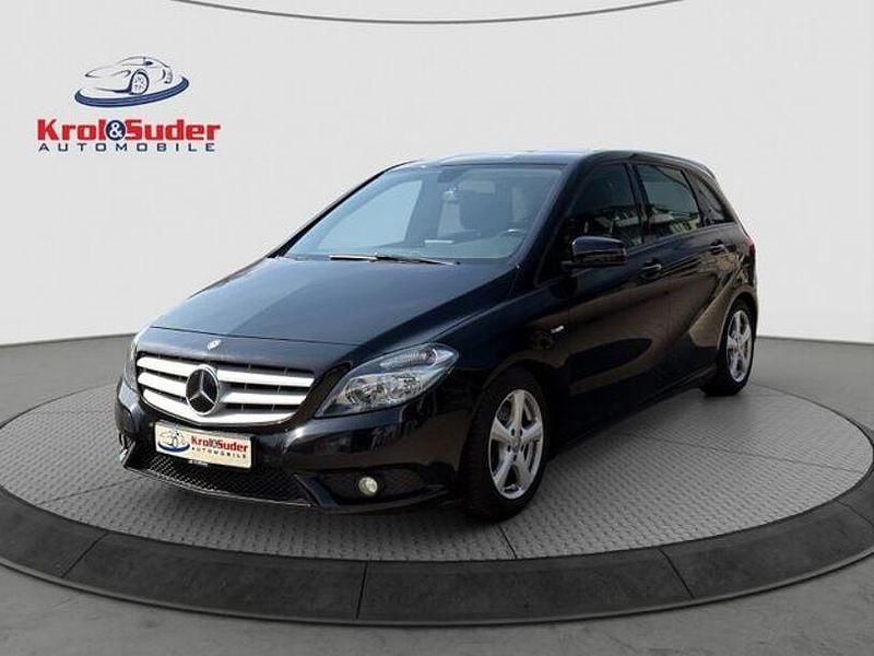 Gebraucht Mercedes B180 122 PS (89 kW) 2012 Schwarz Van / Kleinbus