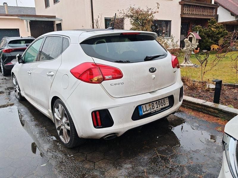 Gebraucht Kia Ceed GT-Track 204 PS (150 kW) 2015 Weiß Kleinwagen