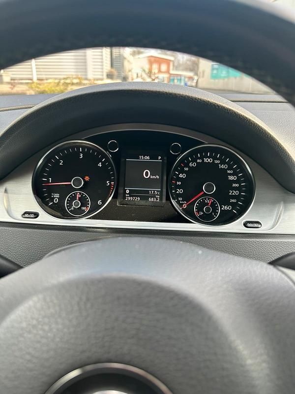 Gebraucht VW Passat 177 PS (130 kW) 2014 Blau Kombi