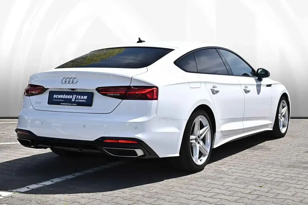 Gebraucht Audi A5 Sportback Ambiente 204 PS (150 kW) 2023 Ibisweiß Kleinwagen