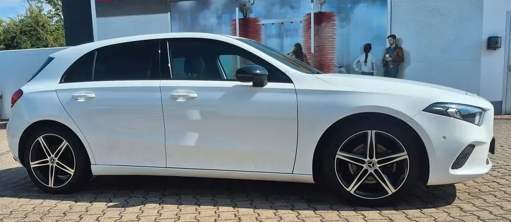 Gebraucht Mercedes A200 Progressive 163 PS (119 kW) 2018 Weiß Limousine