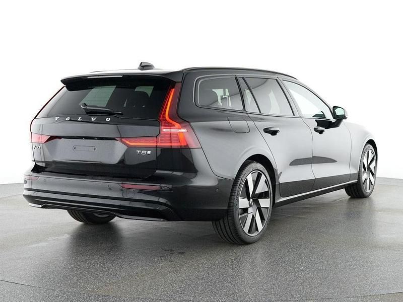 Gebraucht Volvo V60 Ultra 455 PS (334 kW) 2025 Onyx black / metallic Kombi