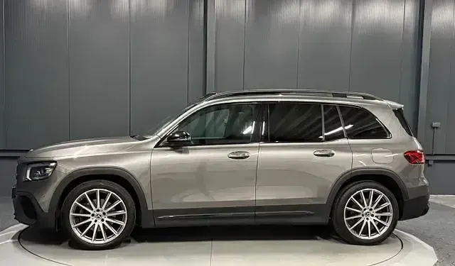 Gebraucht Mercedes GLB220 AMG 190 PS (139 kW) 2022 Mountaingrau metallic SUV