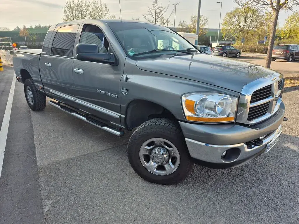 Gebraucht Dodge Ram 345 PS (253 kW) 2006 Grau Pickup