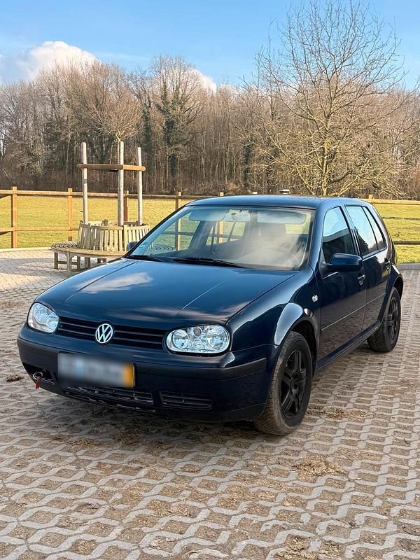 Gebraucht VW Golf IV 75 PS (55 kW) 2002 Blau Limousine