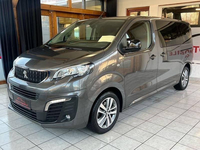 Grau Gebraucht 2022 Peugeot Traveller Active Van / Kleinbus | 28.999 € (Fairer Preis) - Bild 1/4