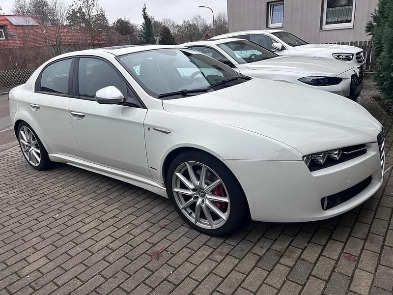 Weiß Gebraucht 2008 Alfa Romeo 159 Ti Limousine | 2.900 € (Superpreis) - Bild 1/4