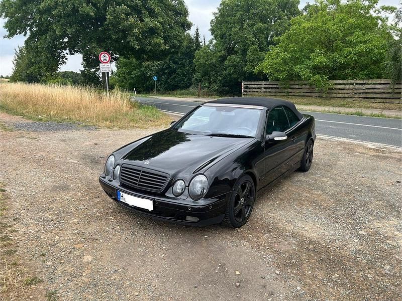 Schwarz Gebraucht 2000 Mercedes CLK320 Avantgarde Cabrio | 4.490 € (Guter Preis) - Bild 1/4