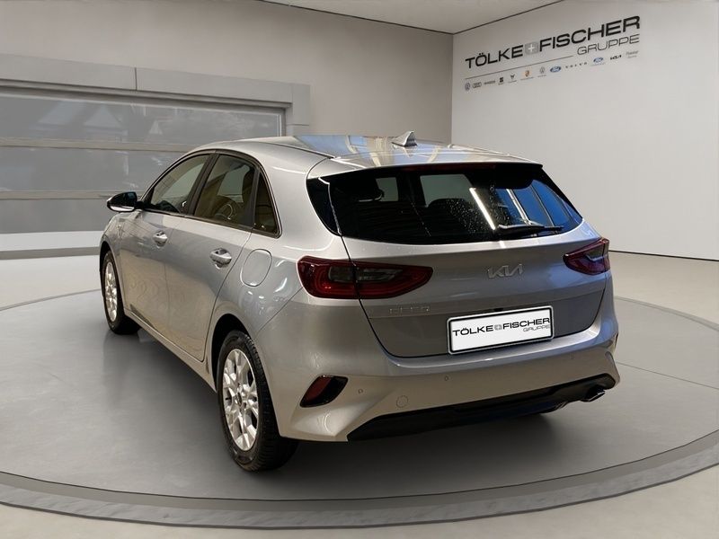 Gebraucht Kia Ceed Vision 140 PS (102 kW) 2024 Silber Kleinwagen