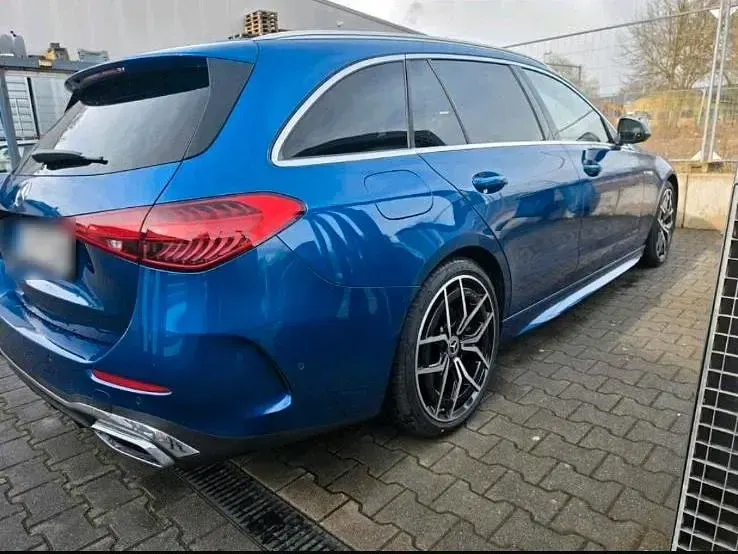 Gebraucht Mercedes 300 AMG line 265 PS (194 kW) 2022 Blau Kombi