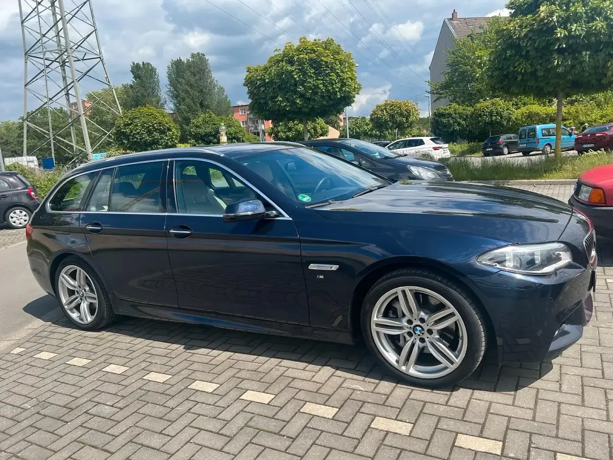 Gebraucht BMW 530 M Sport 258 PS (189 kW) 2014 Blau Limousine