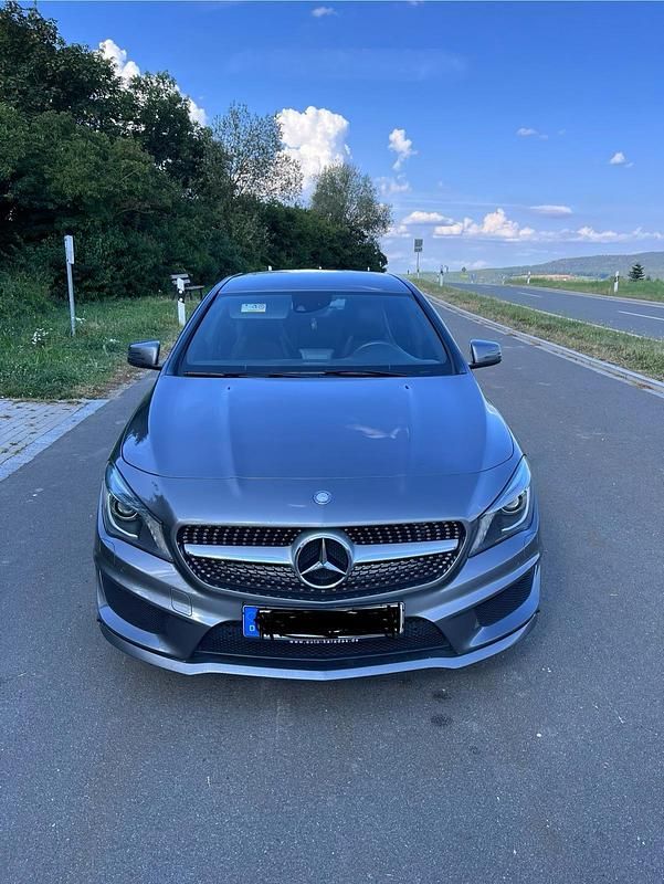 Grau Gebraucht 2014 Mercedes CLA180 AMG line Limousine | 14.500 € (Fairer Preis) - Bild 1/4