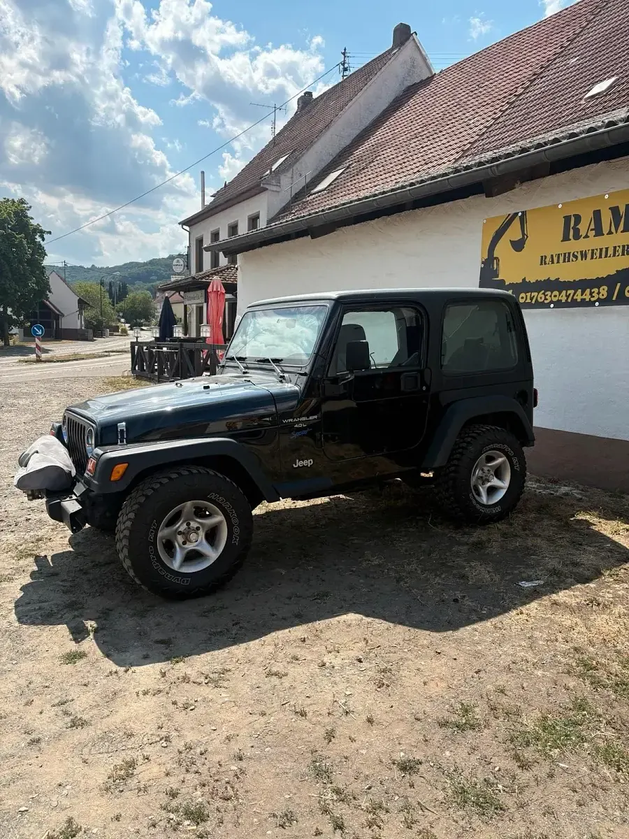 Gebraucht Jeep Wrangler Sport 177 PS (130 kW) 1998 Schwarz SUV