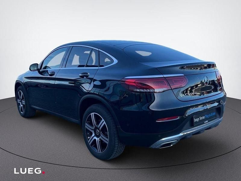 Gebraucht Mercedes GLC300e 320 PS (235 kW) 2021 Schwarz Limousine