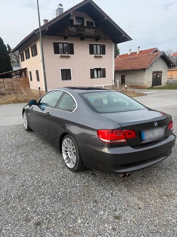 Gebraucht BMW 325 218 PS (160 kW) 2007 Grau Coupé