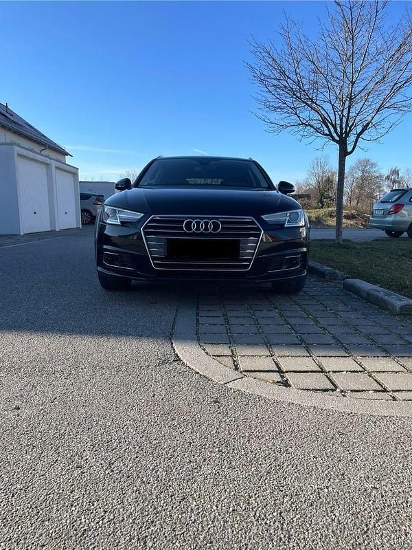 Gebraucht Audi A4 Comfort 150 PS (110 kW) 2016 Schwarz Kombi