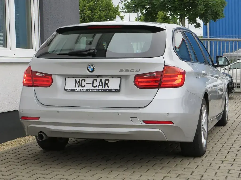 Gebraucht BMW 320 Sport Line 184 PS (135 kW) 2014 Grau Kombi
