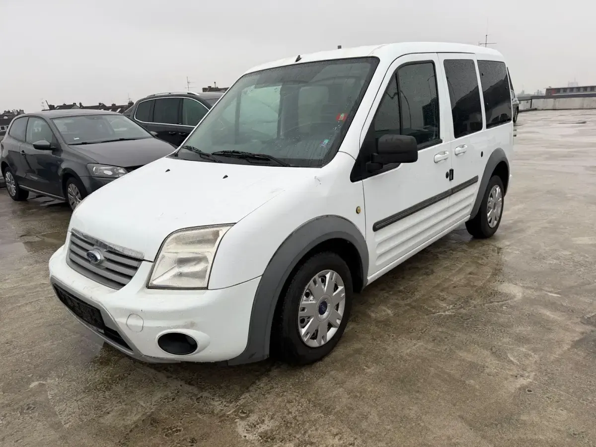 Gebraucht Ford Tourneo 110 PS (80 kW) 2012 Weiß Van / Kleinbus
