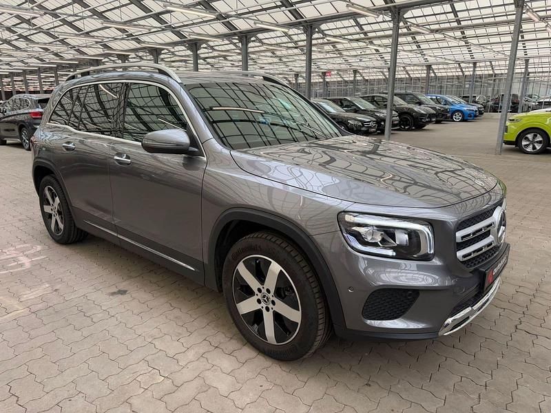 Grau Gebraucht 2022 Mercedes GLB200 Progressive SUV | 31.990 € (Fairer Preis) - Bild 1/4