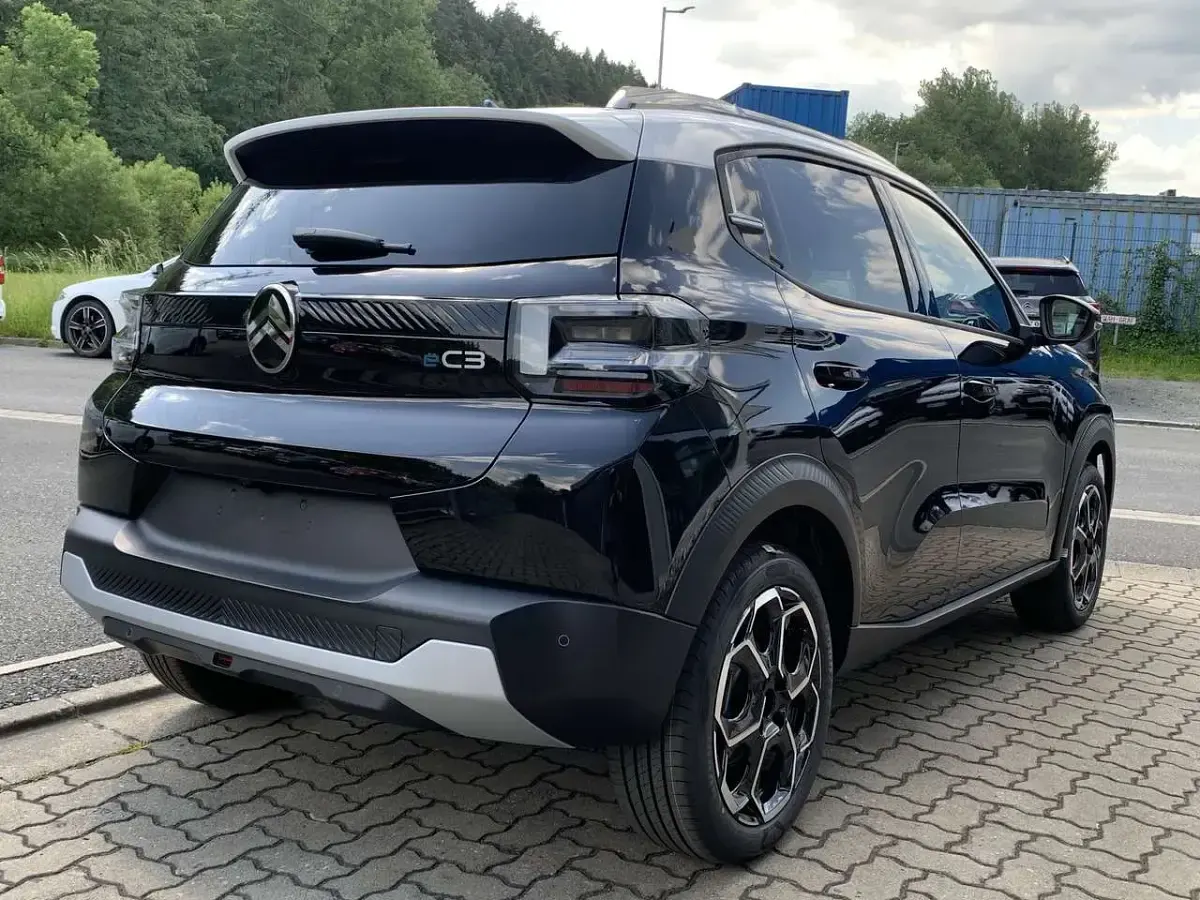Neu Citroën e-C3 83 kW (113 PS) 2026 Perlanera schwarz Kleinwagen