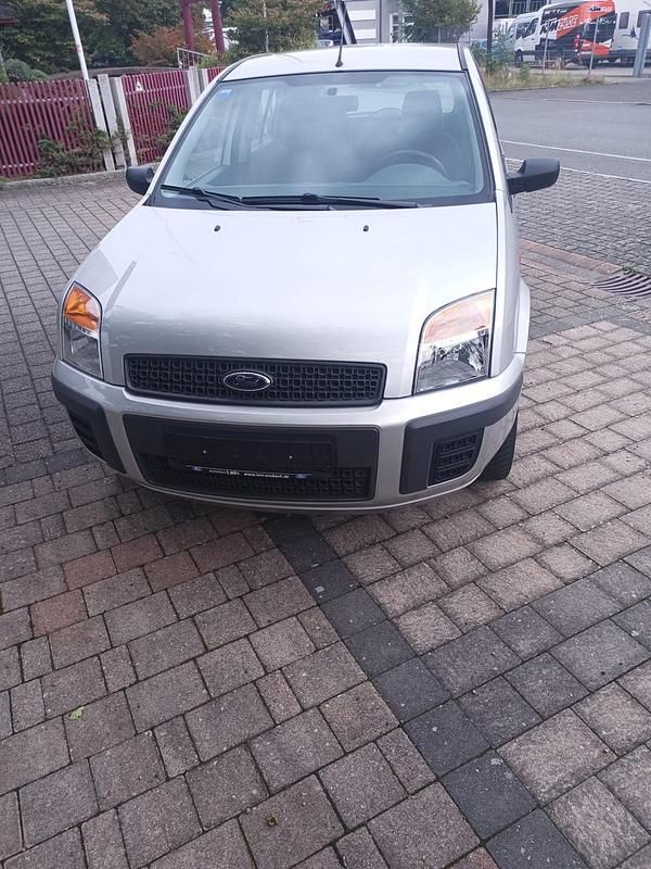 Silber Gebraucht 2005 Ford Fusion Kleinwagen | 1.999 € (Fairer Preis) - Bild 1/4