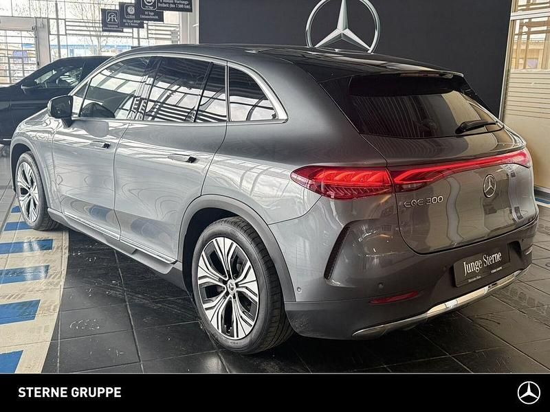 Gebraucht Mercedes EQE300 180 kW (245 PS) 2025 Lack selenitgrau SUV