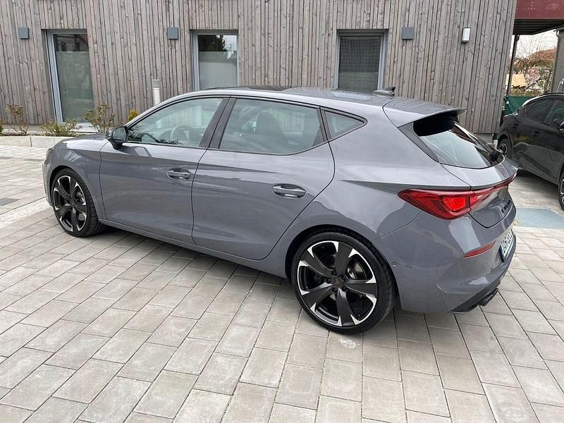 Gebraucht Cupra Leon VZ 300 PS (220 kW) 2023 Grau Limousine