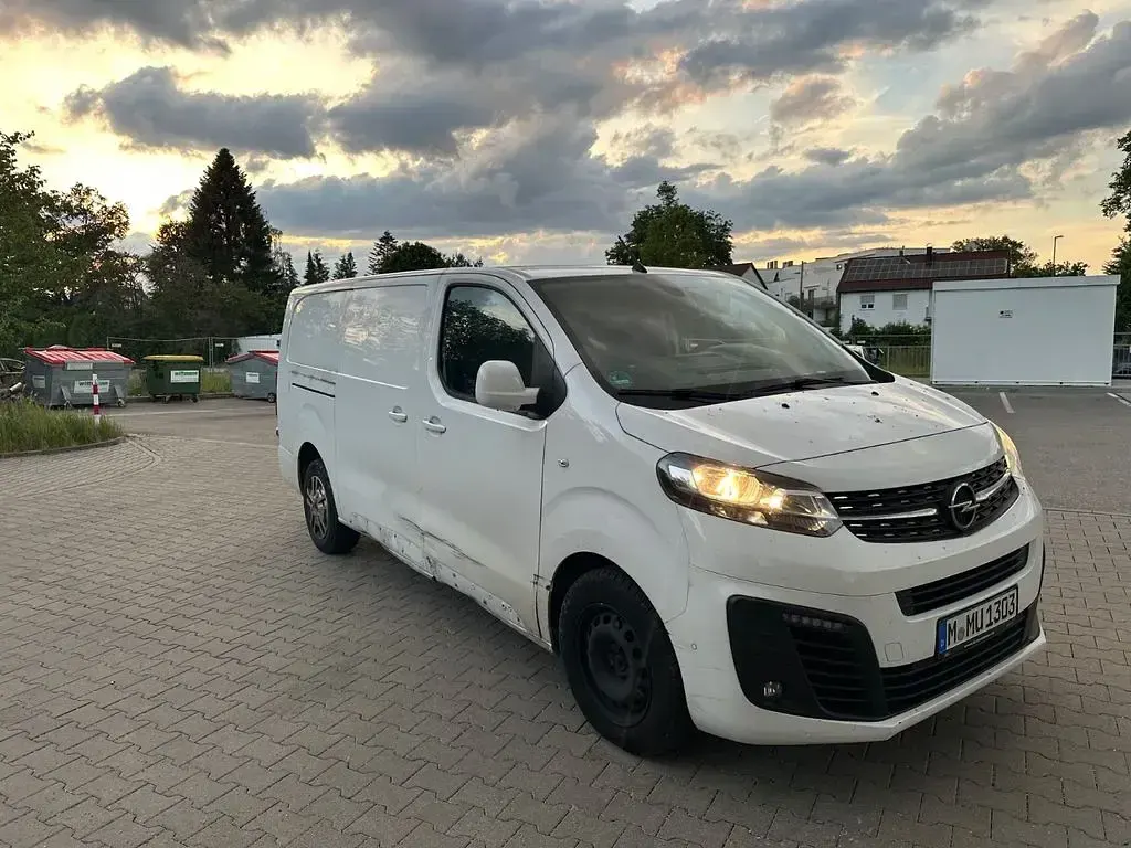 Gebraucht Opel Vivaro Edition 122 PS (89 kW) 2021 Weiß Van / Kleinbus