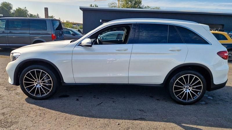 Gebraucht Mercedes GLC250 AMG 211 PS (155 kW) 2018 Weiß SUV