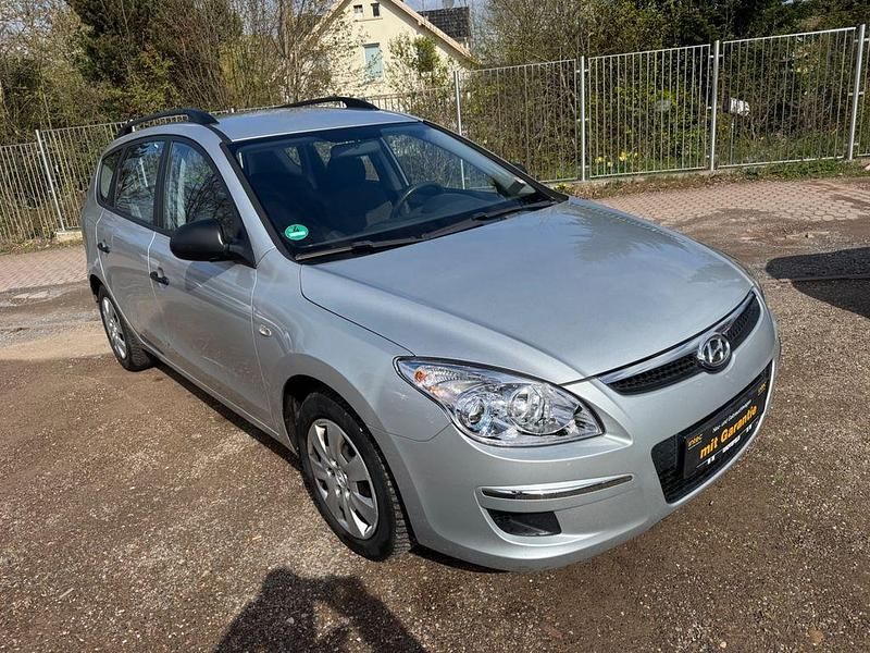 Gebraucht Hyundai i30 Classic 126 PS (92 kW) 2009 Silber Kombi