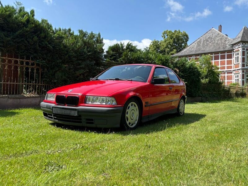 Rot Gebraucht 1995 BMW 316 Performance Coupé | 1.499 € - Bild 1/4