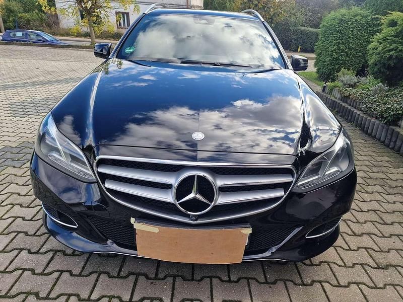 Gebraucht Mercedes E300 Avantgarde 231 PS (169 kW) 2013 Schwarz Kombi