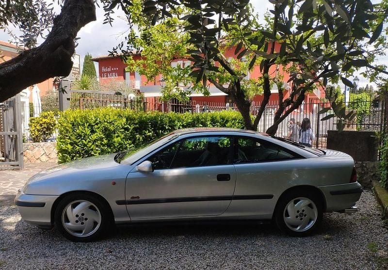 Silber Gebraucht 1993 Opel Calibra Coupé | 26.500 € - Bild 1/4