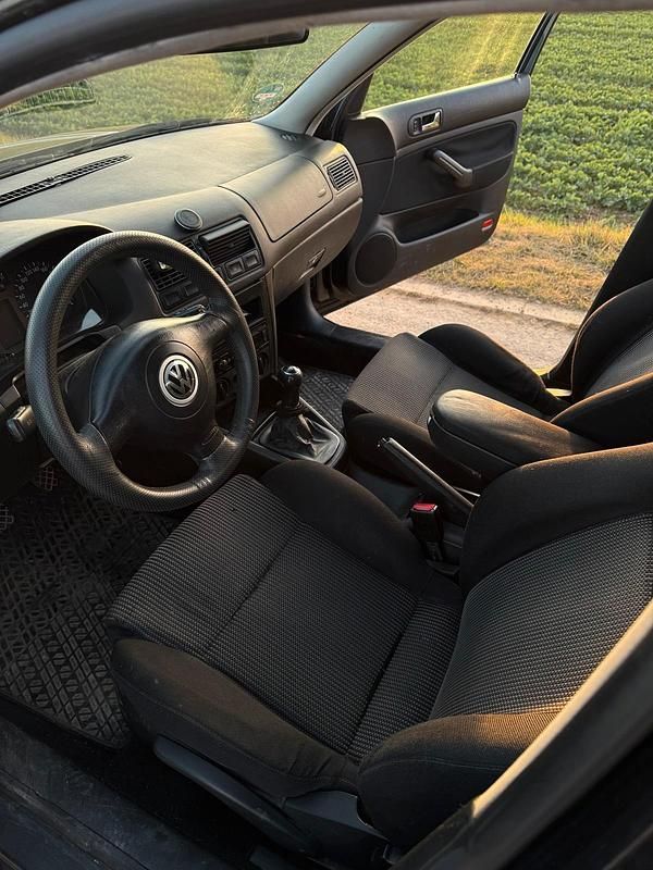 Gebraucht VW Golf IV 101 PS (74 kW) 1999 Schwarz Kleinwagen