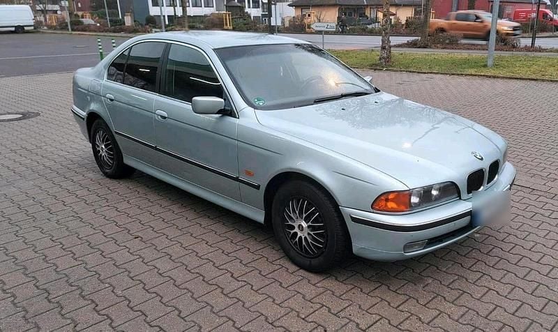 Gebraucht BMW 520 150 PS (110 kW) 1997 Silber Limousine