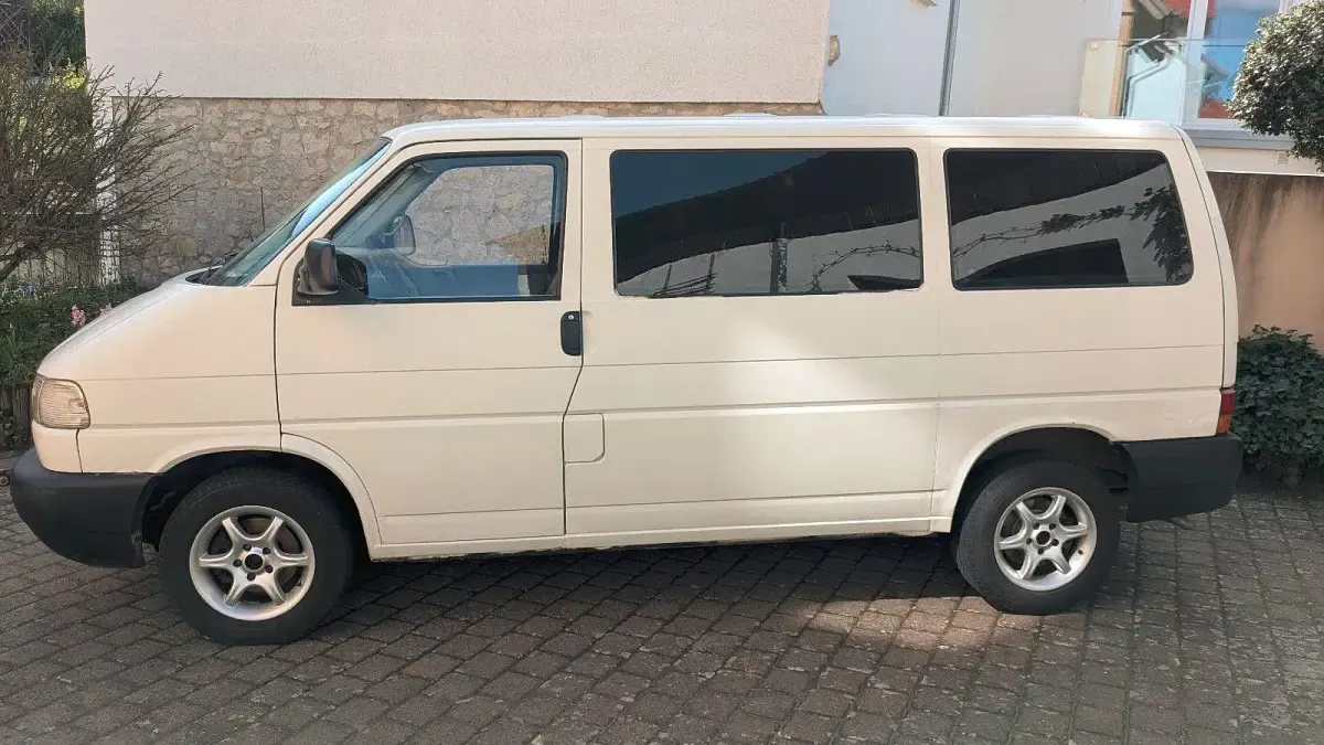 Second-hand VW Caravelle 102 CP (75 kW) 1998 Alb Van
