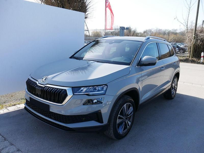 Gebraucht Skoda Karoq Plus Edition 150 PS (110 kW) 2025 Stahlgrau SUV