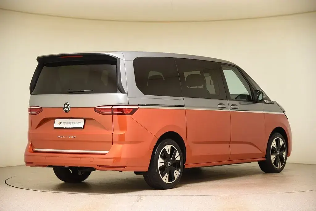Gebraucht VW Multivan Style 150 PS (110 kW) 2025 Orange Van / Kleinbus