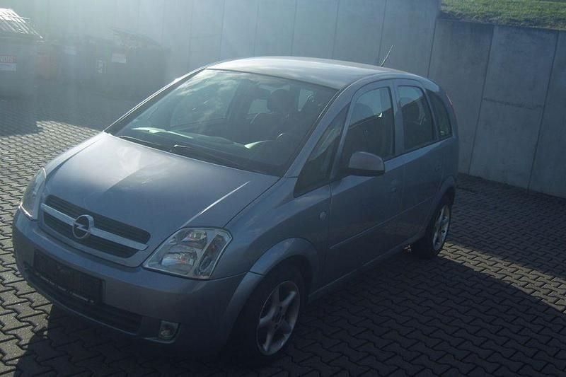 Grau Gebraucht 2005 Opel Meriva Van / Kleinbus | 1.990 € (Fairer Preis) - Bild 1/4