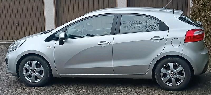 Gebraucht Kia Rio 86 PS (63 kW) 2011 Kleinwagen