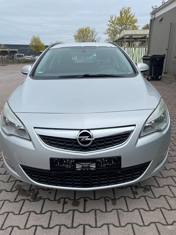 Usata Opel Astra 100 CV (73 kW) 2011 Argento Station wagon