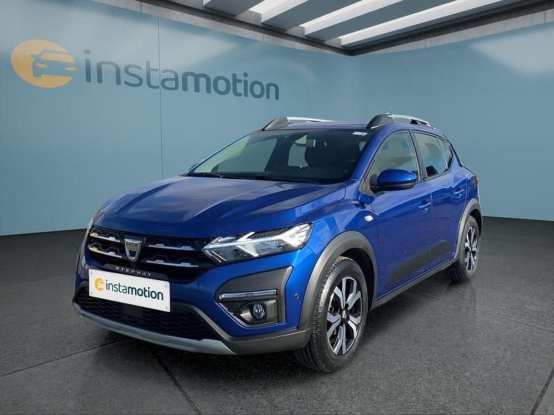 Blau Gebraucht 2021 Dacia Sandero Stepway Kleinwagen | 13.549 € (Etwas zu teuer) - Bild 1/4